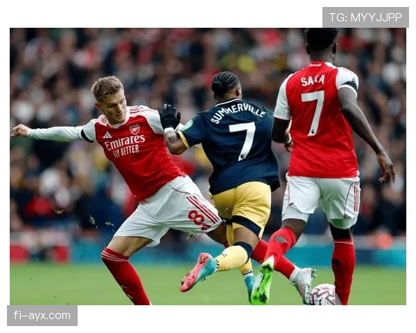 阿森纳在冲击英超冠军过程中状态回暖，双星发力助力球队提升竞争力